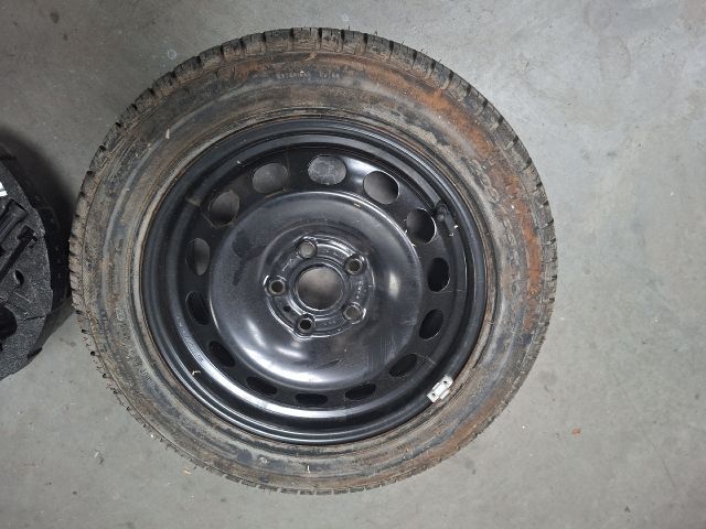 bontott VW GOLF VI Pótkerék Szerszámtartó