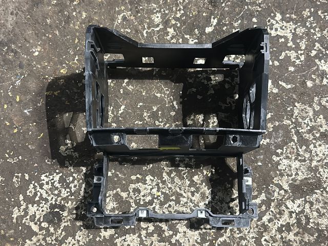 bontott VW GOLF VI Rádió / CD Keret