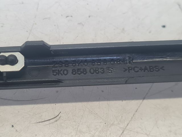 bontott VW GOLF VI Rádió / CD Keret