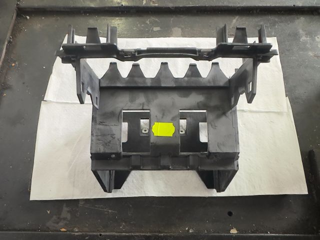 bontott VW GOLF VI Rádió / CD Keret