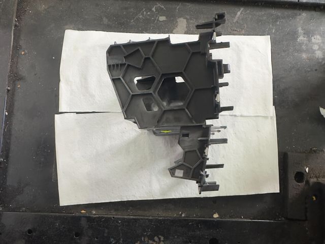 bontott VW GOLF VI Rádió / CD Keret