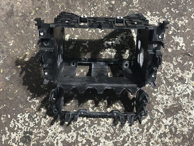 bontott VW GOLF VI Rádió / CD Keret