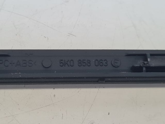 bontott VW GOLF VI Rádió / CD Keret