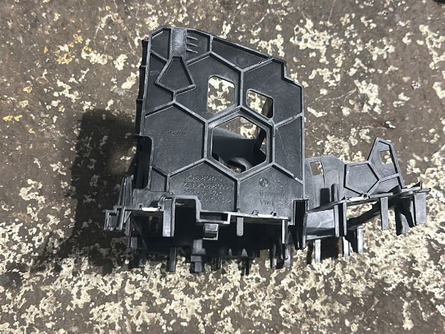 bontott VW GOLF VI Rádió / CD Keret