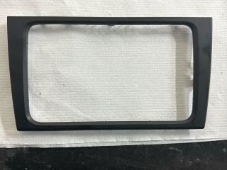 bontott VW GOLF VI Rádió / CD Keret