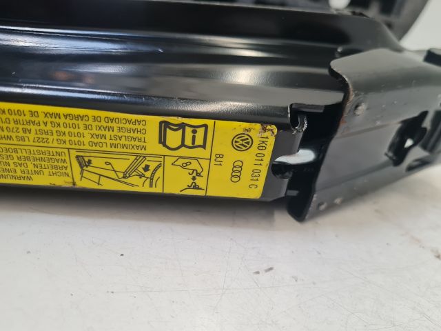 bontott VW GOLF VI Szerszámkészlet