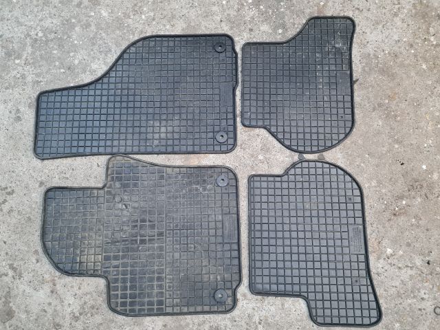 bontott VW GOLF VI Szőnyeg Szett