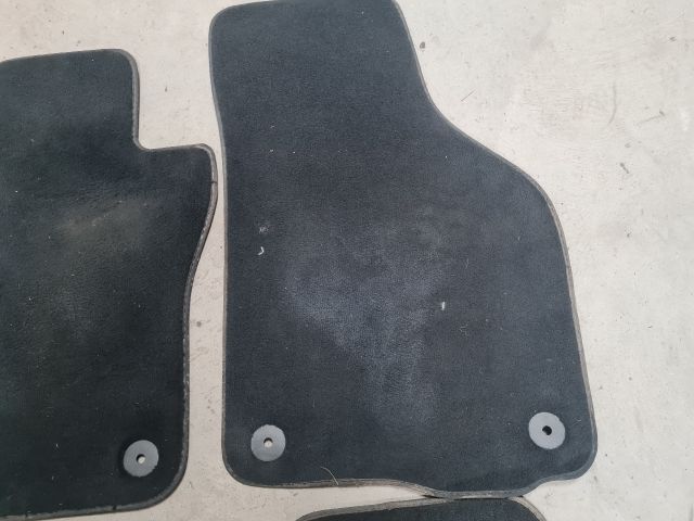 bontott VW GOLF VI Szőnyeg Szett