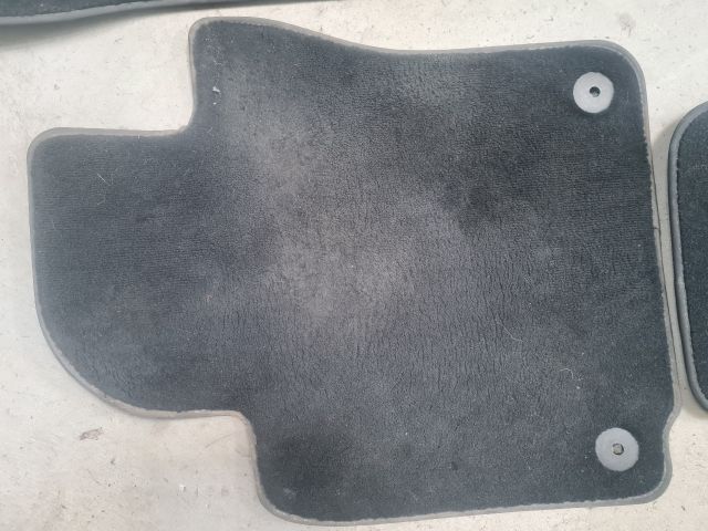 bontott VW GOLF VI Szőnyeg Szett