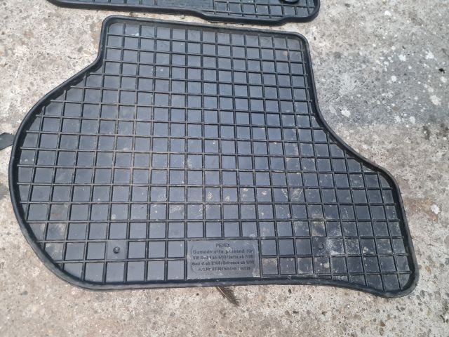 bontott VW GOLF VI Szőnyeg Szett