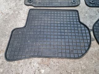bontott VW GOLF VI Szőnyeg Szett