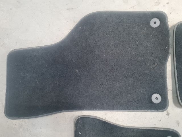 bontott VW GOLF VI Szőnyeg Szett