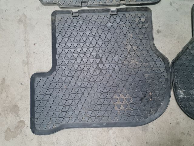 bontott VW GOLF VI Szőnyeg Szett