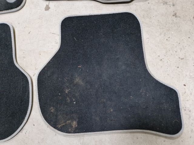 bontott VW GOLF VI Szőnyeg Szett