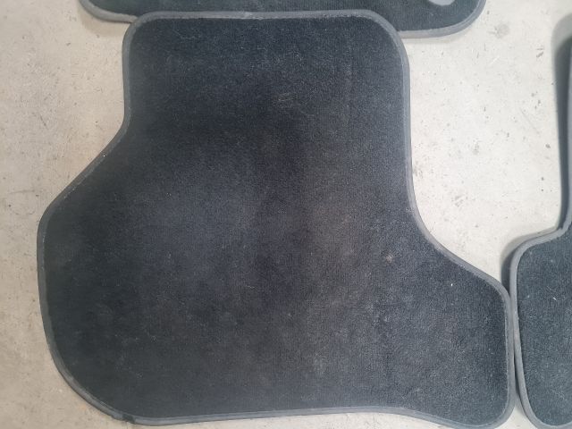 bontott VW GOLF VI Szőnyeg Szett