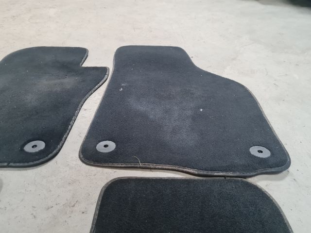 bontott VW GOLF VI Szőnyeg Szett