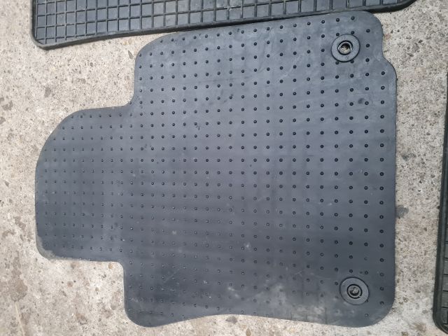 bontott VW GOLF VI Szőnyeg Szett