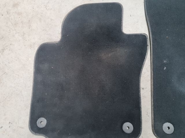 bontott VW GOLF VI Szőnyeg Szett