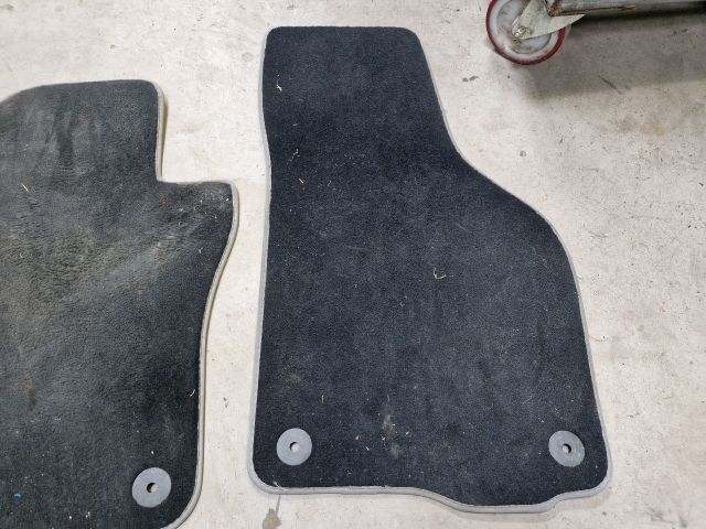 bontott VW GOLF VI Szőnyeg Szett