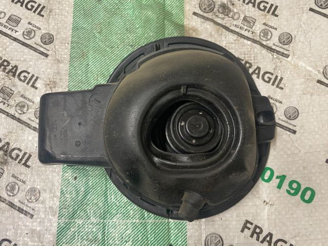 bontott VW GOLF VI Tankajtó