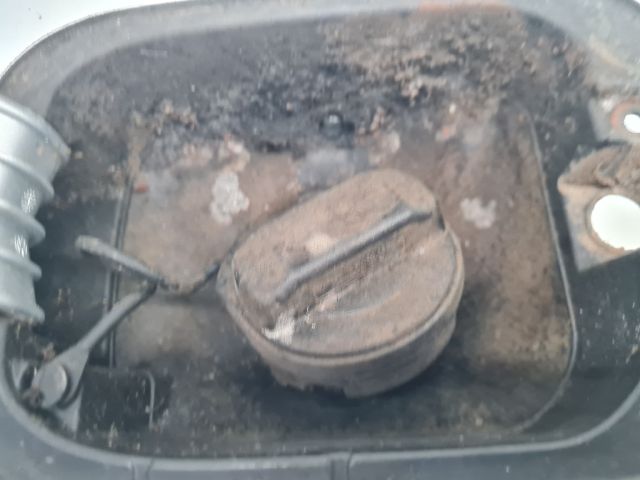 bontott VW GOLF VI Tankajtó