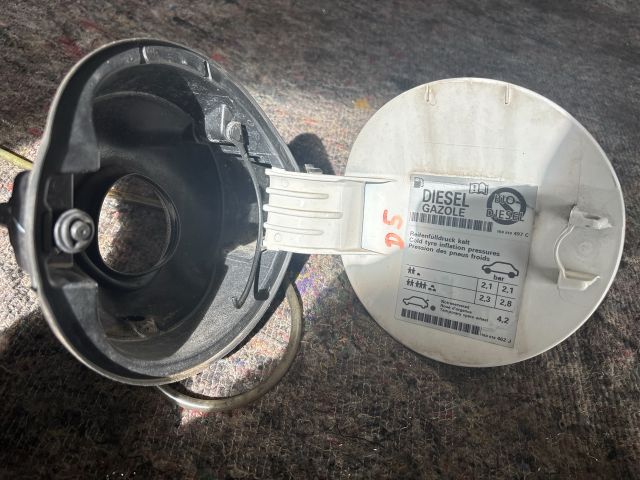 bontott VW GOLF VI Tankajtó