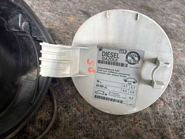 bontott VW GOLF VI Tankajtó