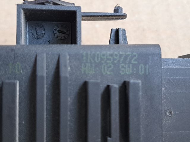 bontott VW GOLF VI Ülésfűtés Vezérlő