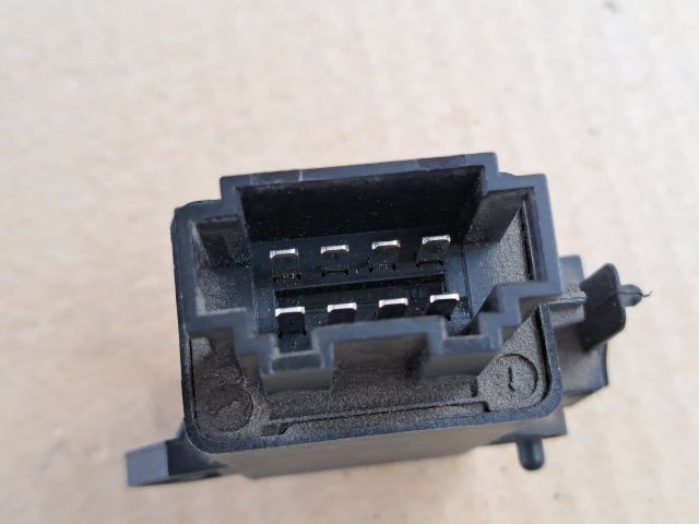 bontott VW GOLF VI Ülésfűtés Vezérlő