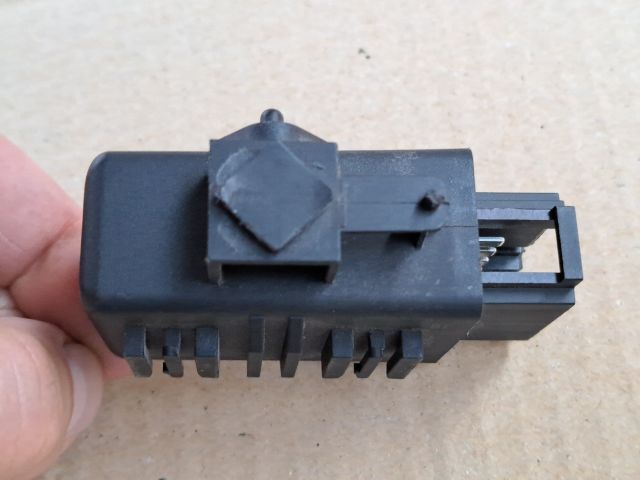 bontott VW GOLF VI Ülésfűtés Vezérlő