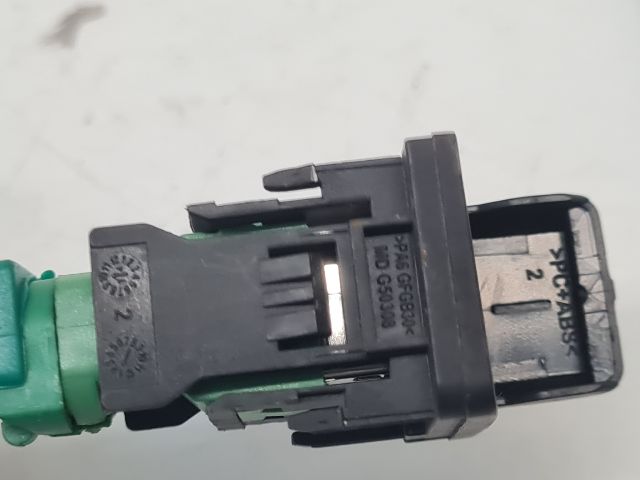 bontott VW GOLF VI USB Aljzat