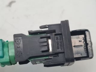 bontott VW GOLF VI USB Aljzat