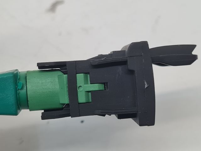 bontott VW GOLF VI USB Aljzat