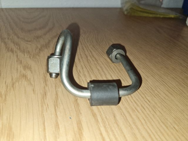 bontott VW GOLF VI Üzemanyagcső