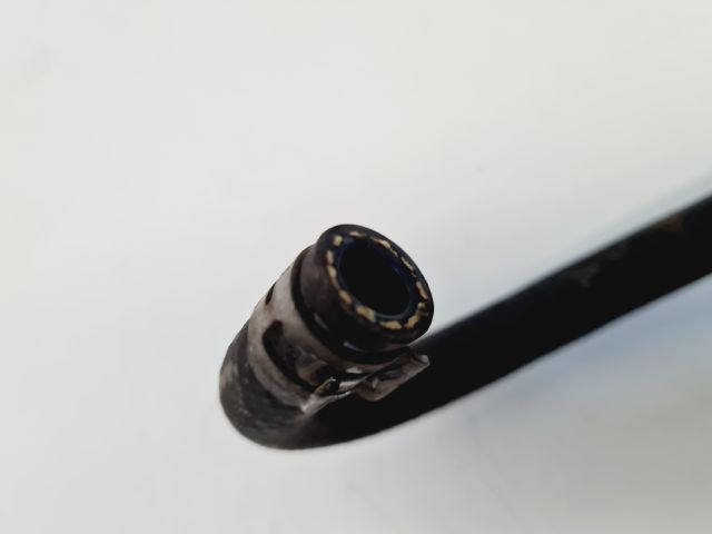 bontott VW GOLF VI Üzemanyagcső