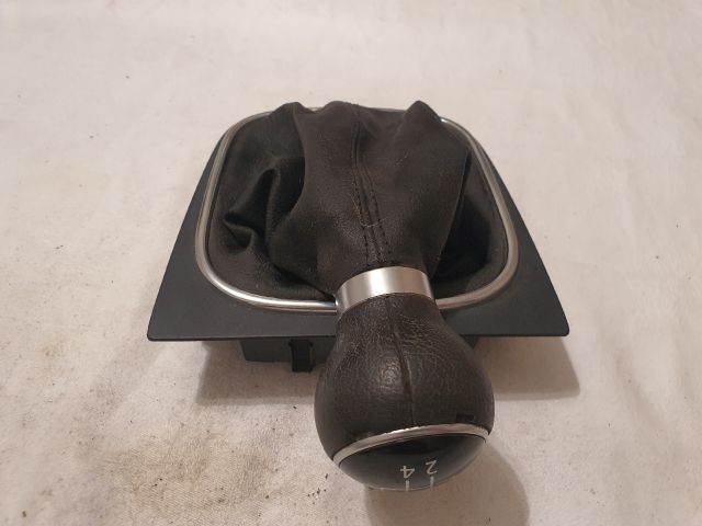 bontott VW GOLF VI Váltószoknya