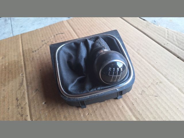 bontott VW GOLF VI Váltószoknya