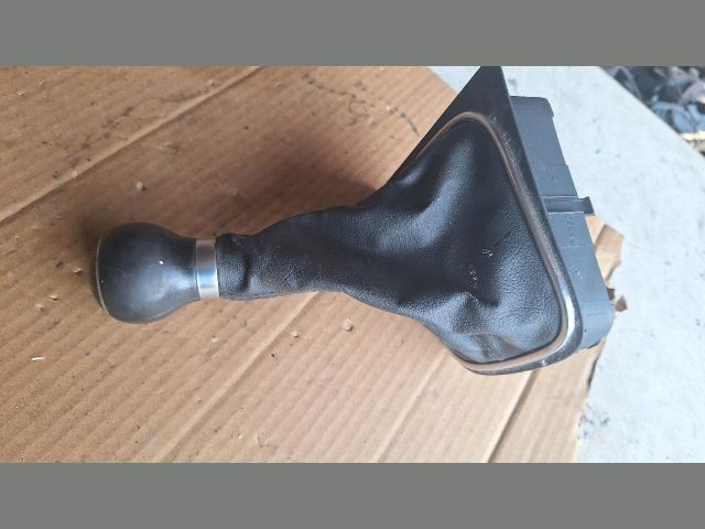 bontott VW GOLF VI Váltószoknya