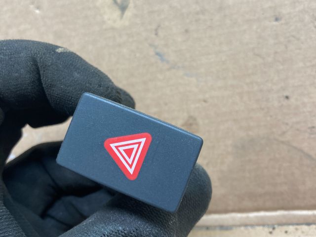 bontott VW GOLF VI Vészvillogó Kapcsoló