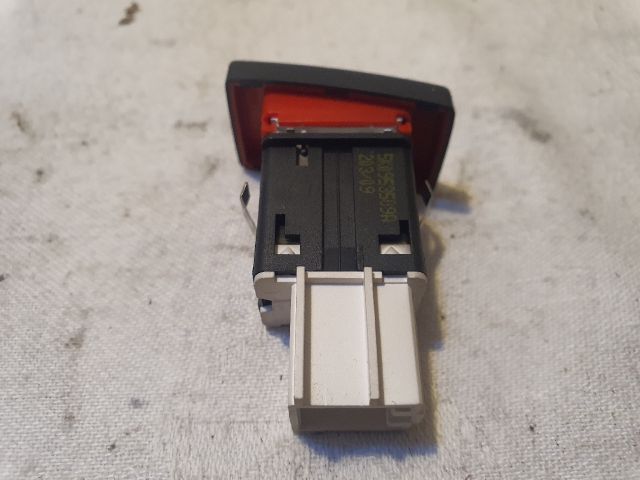 bontott VW GOLF VI Vészvillogó Kapcsoló