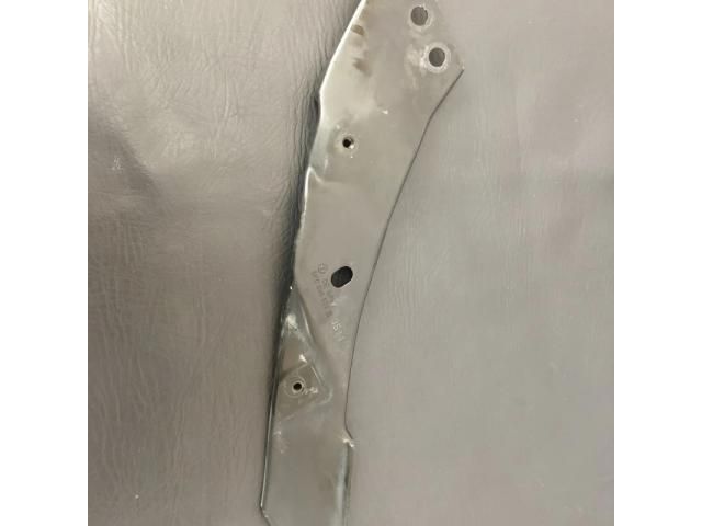 bontott VW GOLF VI Vízhűtő Radiátor Tartó