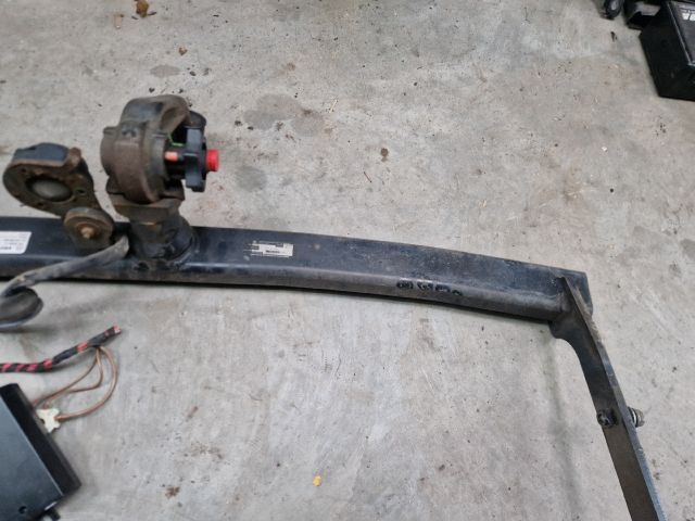 bontott VW GOLF VI Vonóhorog