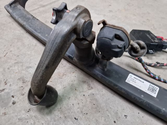 bontott VW GOLF VI Vonóhorog