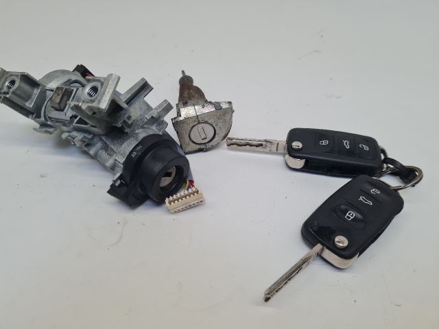 bontott VW GOLF VI Zárbetét Szett