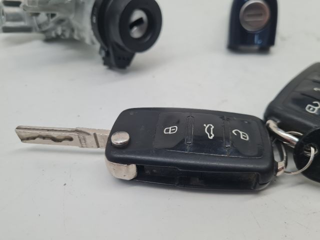 bontott VW GOLF VI Zárbetét Szett