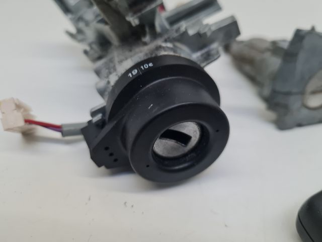 bontott VW GOLF VI Zárbetét Szett