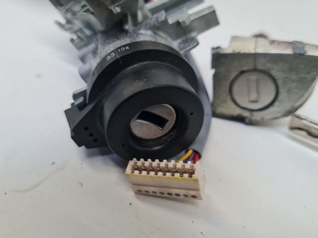 bontott VW GOLF VI Zárbetét Szett