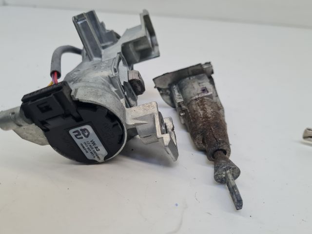 bontott VW GOLF VI Zárbetét Szett