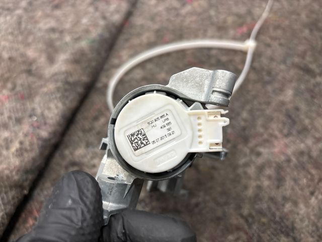 bontott VW GOLF VII Gyújtáskapcsoló Házzal