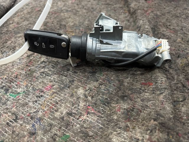 bontott VW GOLF VII Gyújtáskapcsoló Házzal